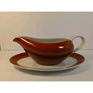 TASTE SETTER BY SIGMA JAPAN    King David #422?  GRAVY BOWL AND PLATE